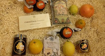 Zmiešané gurmánske produkty a citrusy - Cena 87 €